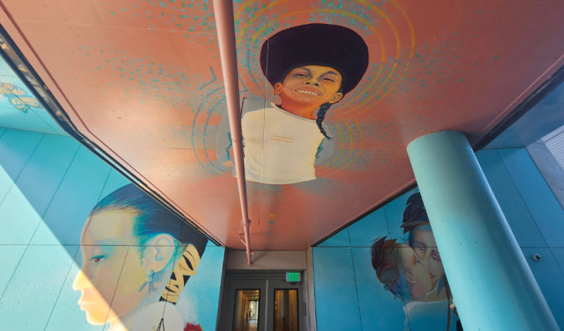 Casa Adelante mural